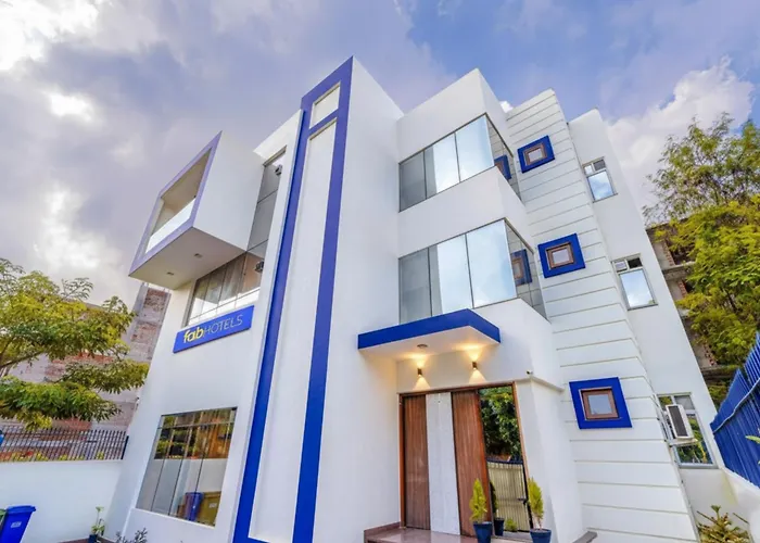 Fabhotel Oyster Villa Gurgaon