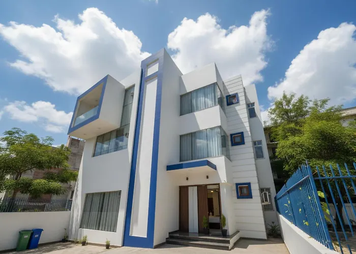 Fabhotel Oyster Villa Gurgaon